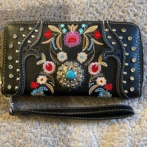 Source Unknown Black Embroidered Wristlet